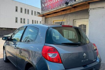 Renault Clio 80.800 km 3.090 &euro; Magdeburg 39106