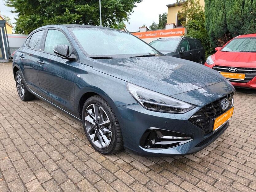 i30