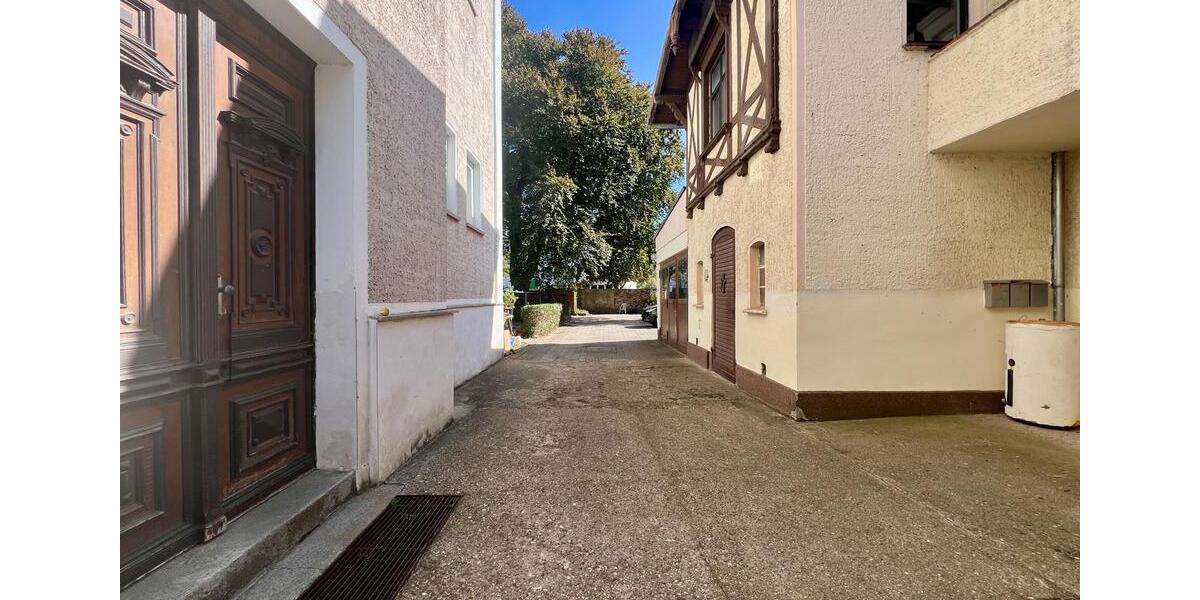 Büro- oder Praxisfläche mit 7-Zimmern, großer verglaster Loggia, Fußbodenheizung & Gäste-WC. zimmer