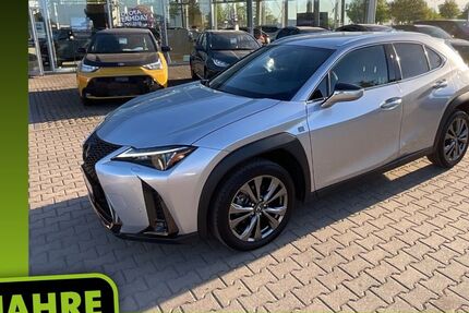 Lexus UX 21.304 km 31.990 &euro; Magdeburg 39120