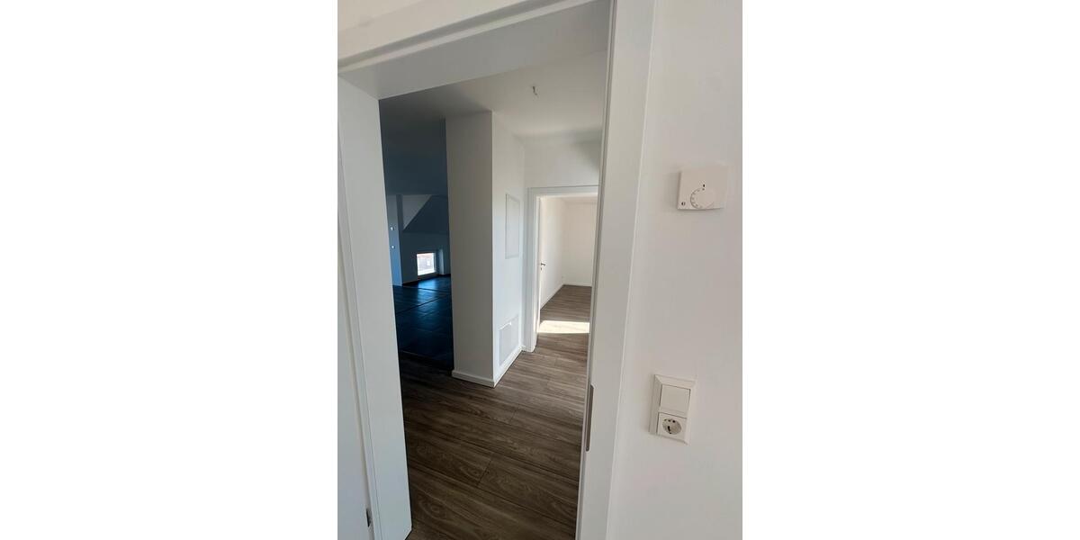 Etagenwohnung Magdeburg Alt Olvenstedt - 3 Zimmer, 90 m&sup2;, 1.350&euro; | Angebot:26463262