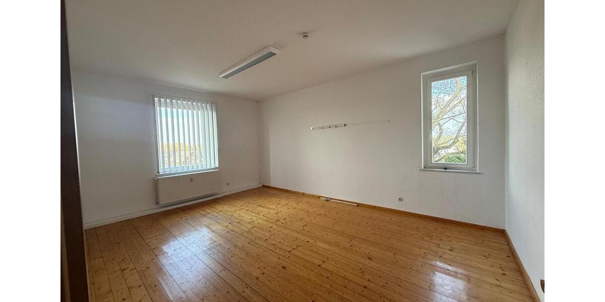 Etagenwohnung Egeln - 3 Zimmer, 128 m&sup2;, 565&euro; | Angebot:26195836