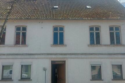 Haus Calbe (Saale) - 10 Zimmer, 300 m&sup2;, 49.000&euro; | Angebot:24677783