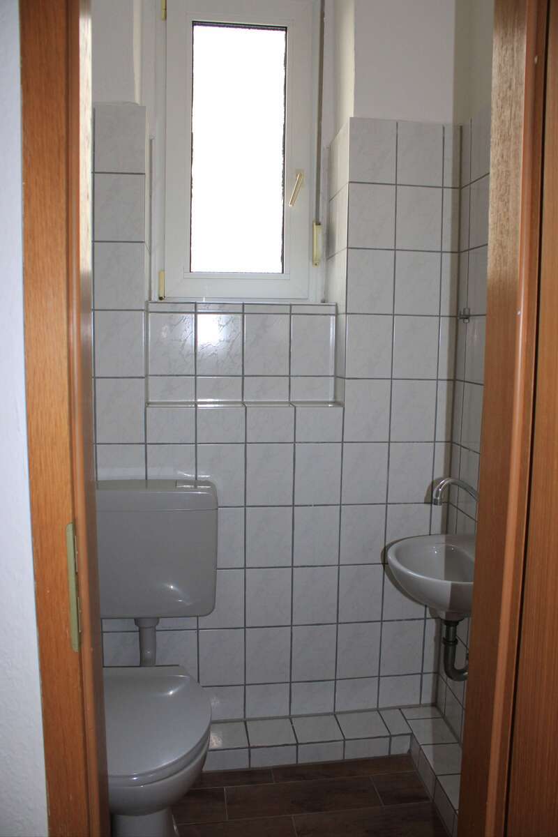 3 Zimmer-Wohnung mit separatem Eingang und Terrasse *ab sofort verfügbar* 3 zimmer