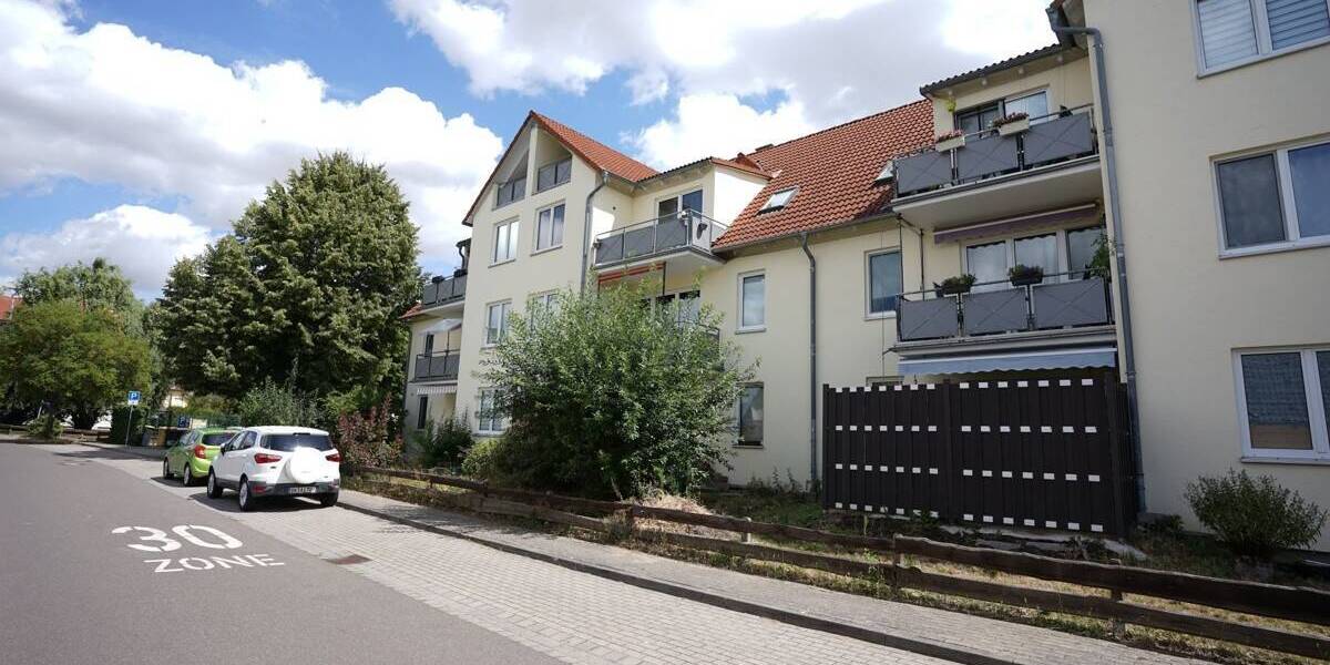Etagenwohnung Barleben / Ebendorf Barleben - 4 Zimmer, 92 m&sup2;, 119.000&euro; | Angebot:25781636
