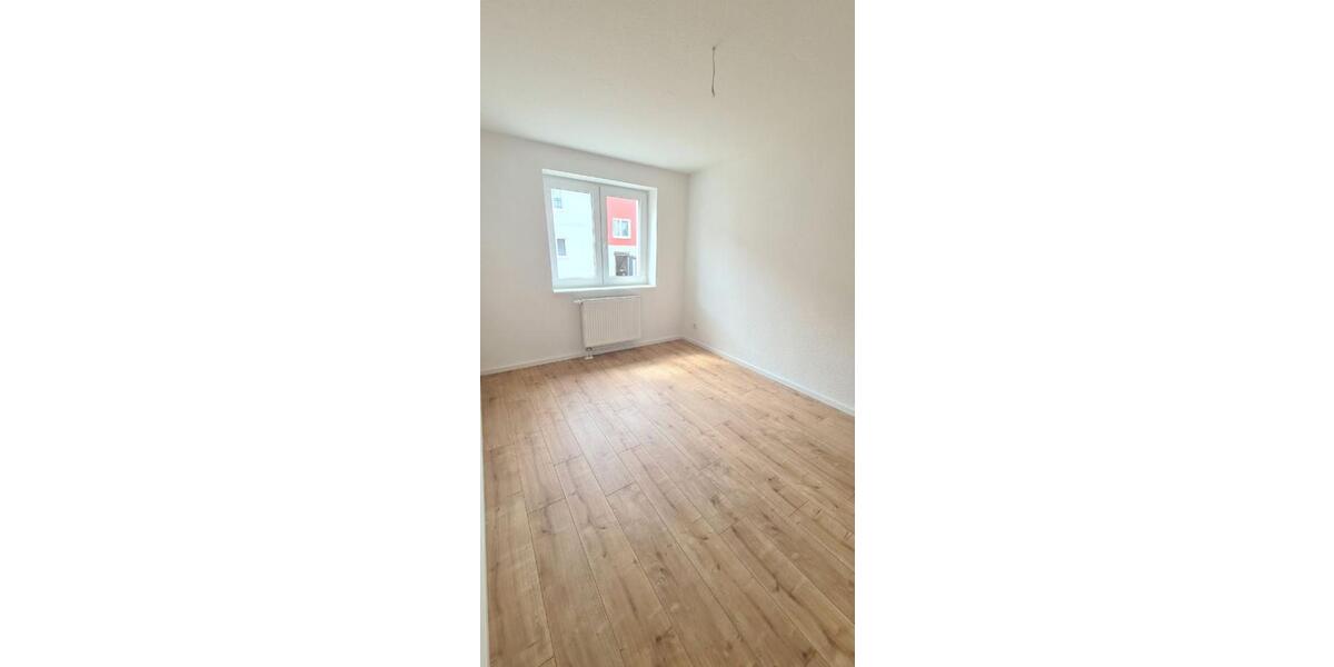 Neu! Sanierte 81 m² - 4-Zi, Gast-WC, Balkon 4 zimmer