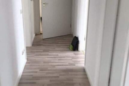 Sehr schöne 4-R-Wohnung in MD-Stadtfeld -Ost im EG.ca.94m² zu vermieten ! 4 zimmer