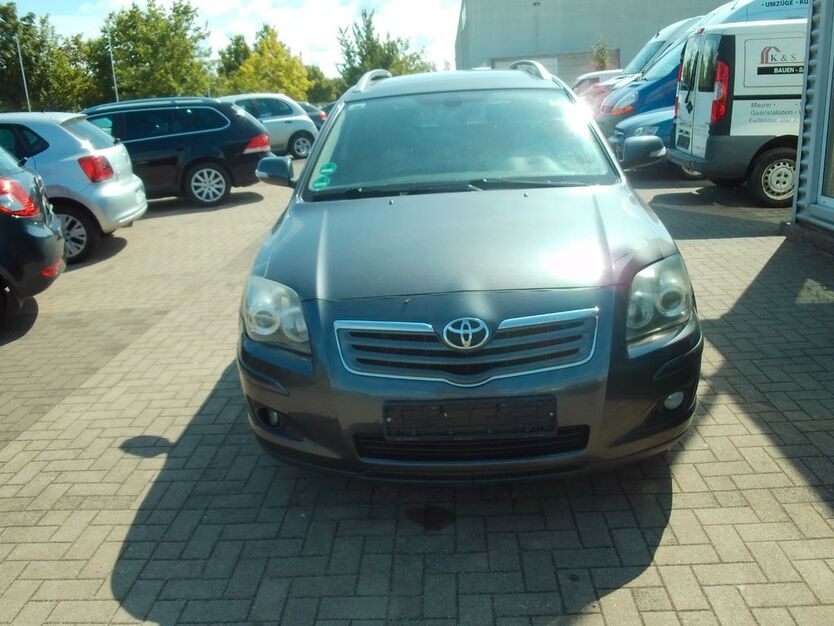 Toyota Avensis 186.000 km 2.200 € Magdeburg 39128