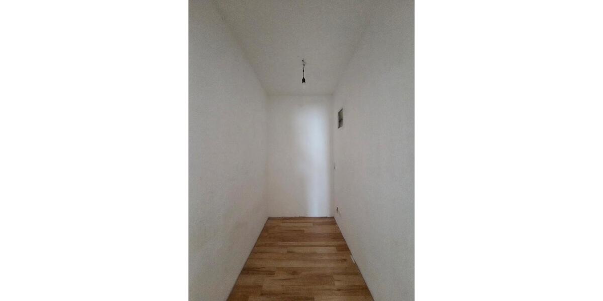 Dachgeschoßwohnung Oschersleben (Bode) - 3 Zimmer, 81 m&sup2;, 69.000&euro; | Angebot:27285585