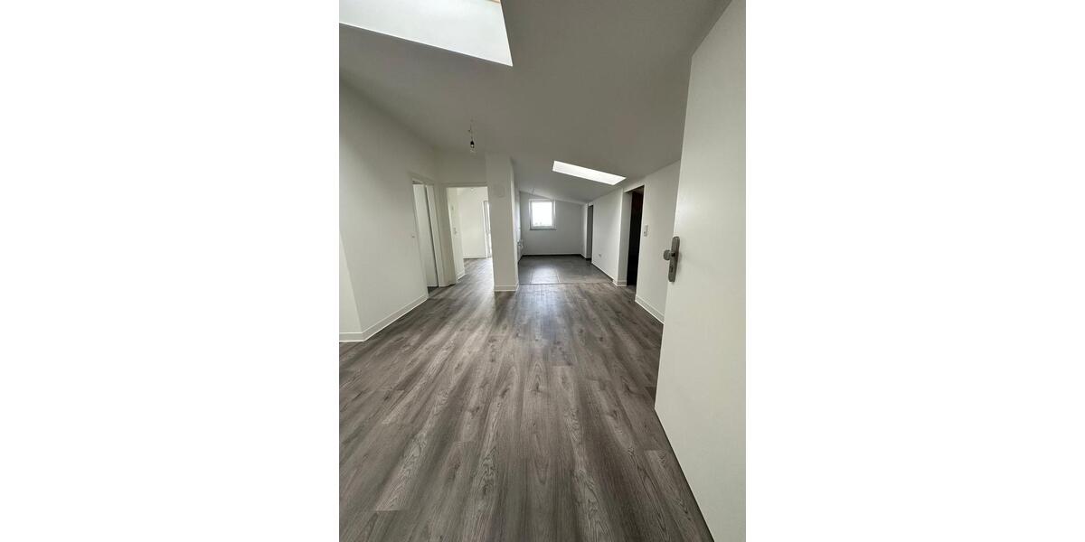 Dachgeschoßwohnung Magdeburg Großer Silberberg - 2 Zimmer, 70 m&sup2;, 700&euro; | Angebot:25551045