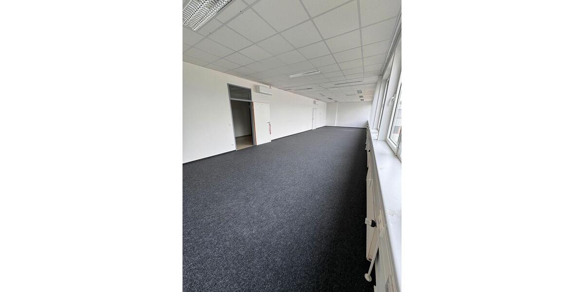72m² Büro mit Klima, Parkplatz, Kantine, Glasfaser in Magdeburg zimmer