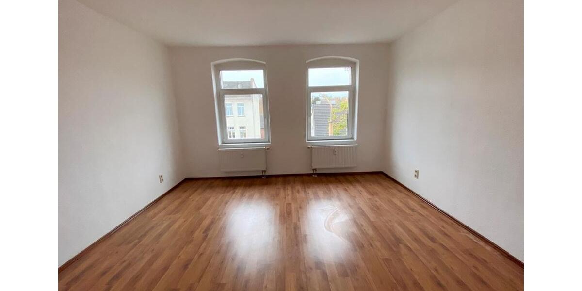 Hier zieht das Glück ein – geräumige Wohnung mit Wohlfühlgarantie unweit der Elbwiesen! 4 zimmer