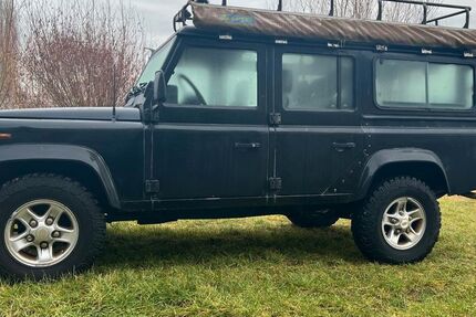 Land Rover Defender 289.000 km 11.900 &euro; Karith 39291