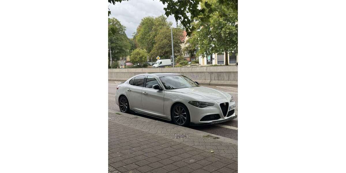 Alfa Romeo Giulia 234.000 km 10.500 &euro; magdeburg 39112