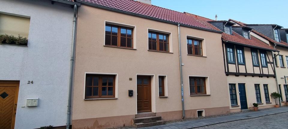 Erdgeschosswohnung mit Innenhof + Fußbodenheizung im Stadtzentrum 2 zimmer