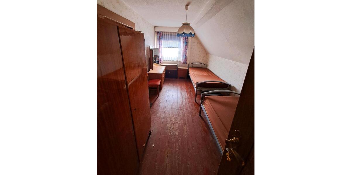 Doppelhaushälfte Wolmirstedt - 6 Zimmer, 120 m&sup2;, 150.000&euro; | Angebot:24839086