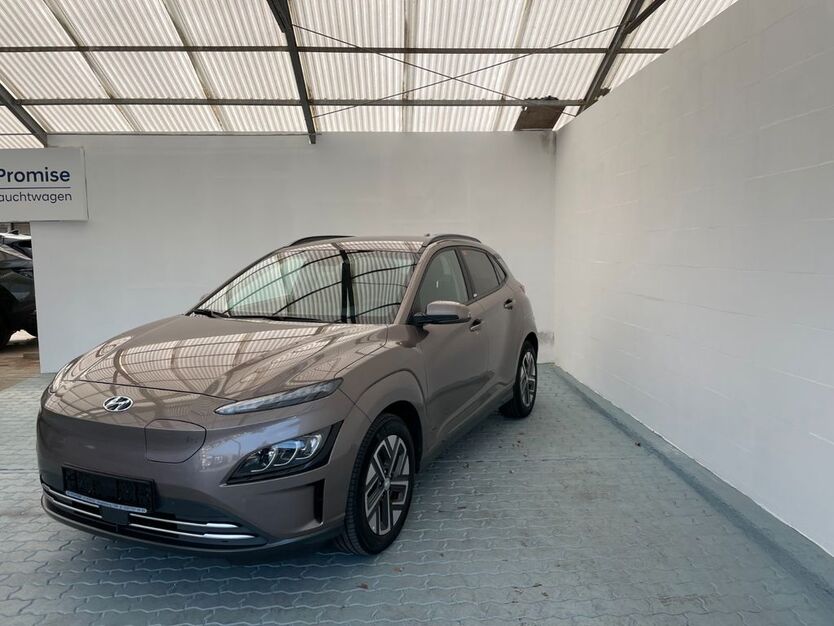 Hyundai KONA 24.978 km 21.600 € Magdeburg 39116
