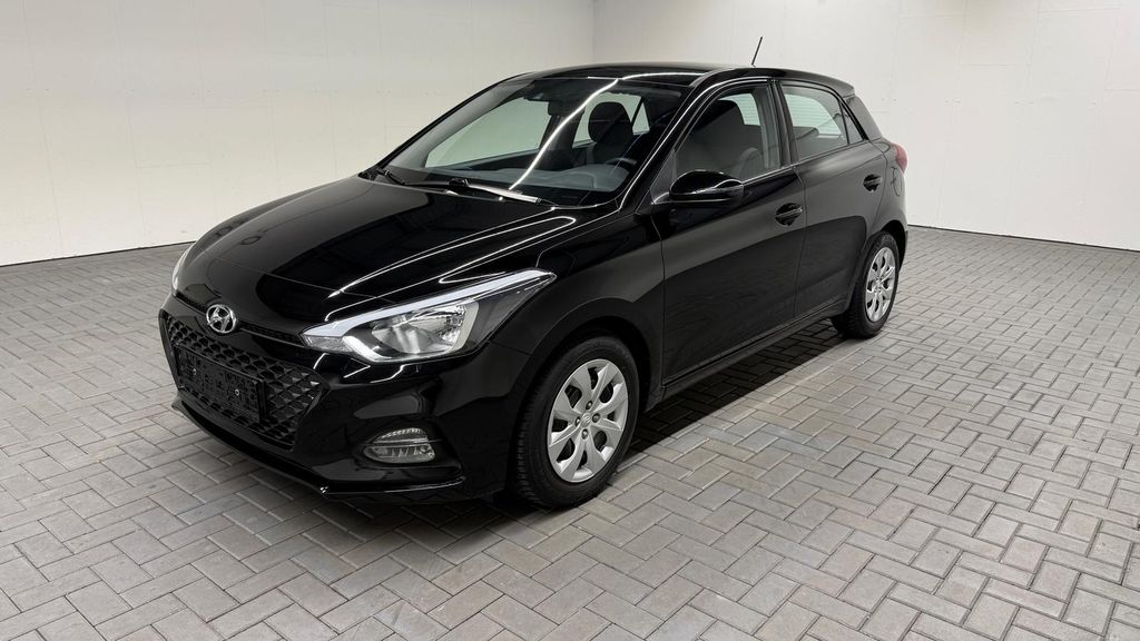 Hyundai i20 32.070 km 13.980 &euro; Langenweddingen 39171