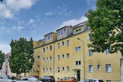 Attraktives Wohnungspaket; 12 Wohnungen; 36 Zimmer 3 zimmer