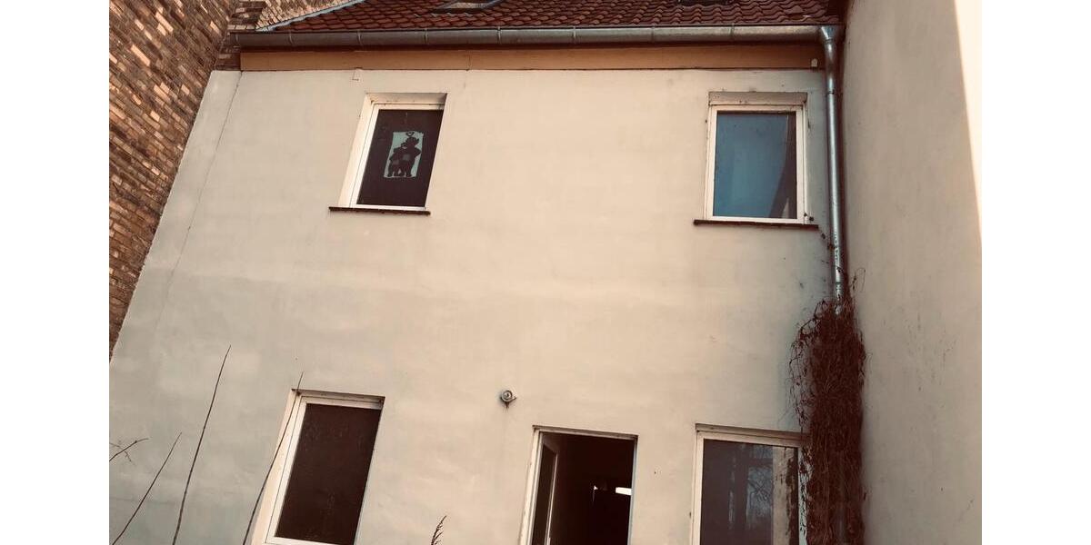 Reihenhaus Calbe (Saale) - 5 Zimmer, 97 m&sup2;, 48.000&euro; | Angebot:25614646