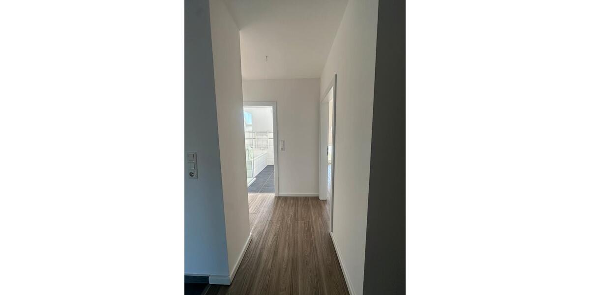 Etagenwohnung Magdeburg Alt Olvenstedt - 3 Zimmer, 90 m&sup2;, 1.350&euro; | Angebot:26463262