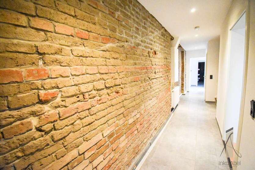 Haus zum Mieten in Burg 991 € 140 m²