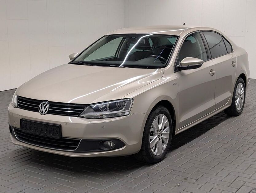 VW Jetta 106.790 km 9.900 € Langenweddingen 39171