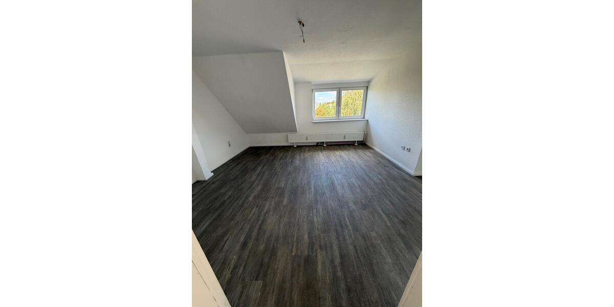 Dachgeschoßwohnung Magdeburg Leipziger Straße - 2.5 Zimmer, 64 m&sup2;, 400&euro; | Angebot:27532906