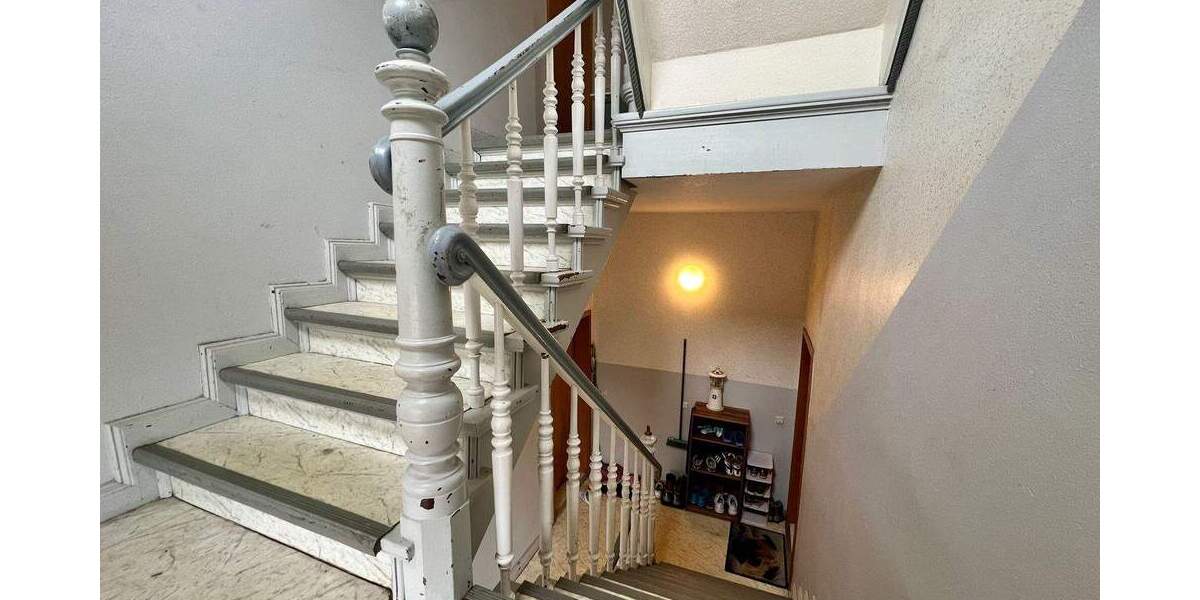 Vollvermietetes Mehrfamilienhaus mit Garagen zimmer