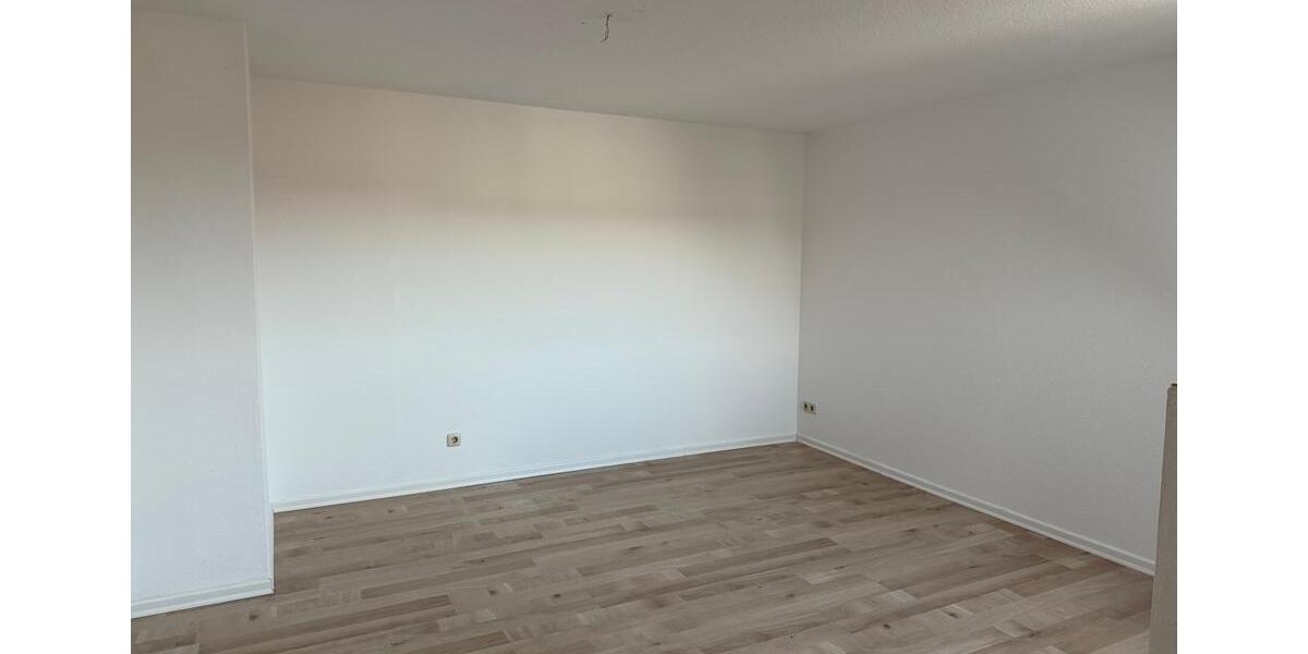 Dachgeschoßwohnung Magdeburg Nordwest - 2 Zimmer, 65 m&sup2;, 500&euro; | Angebot:24979177