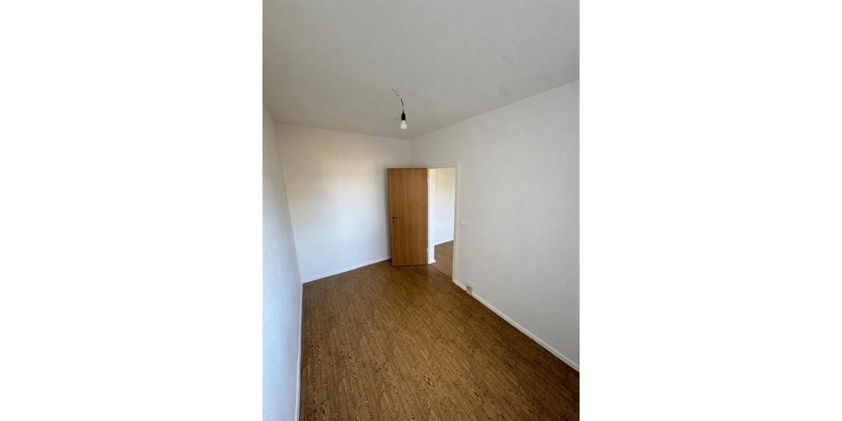Etagenwohnung Schönebeck (Elbe) - 4 Zimmer, 65 m&sup2;, 429&euro; | Angebot:26130062