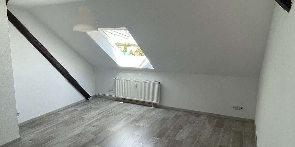 *** Tolle Dachgeschosswohnung direkt bezugsfertig, 2er WG geeignet *** mit Einbauküche - Dachgeschoßwohnung Magdeburg Neue Neustadt | Angebot:8125640