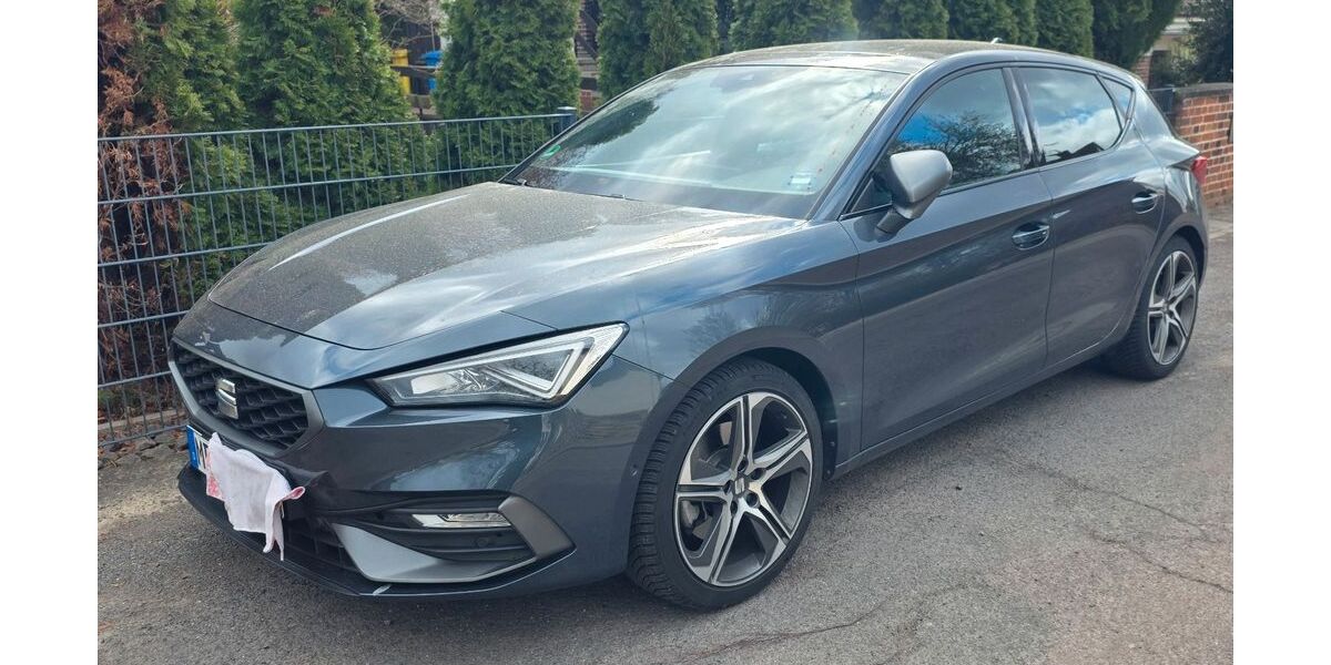 Seat Leon 32.000 km 23.999 &euro; Magdeburg 39110