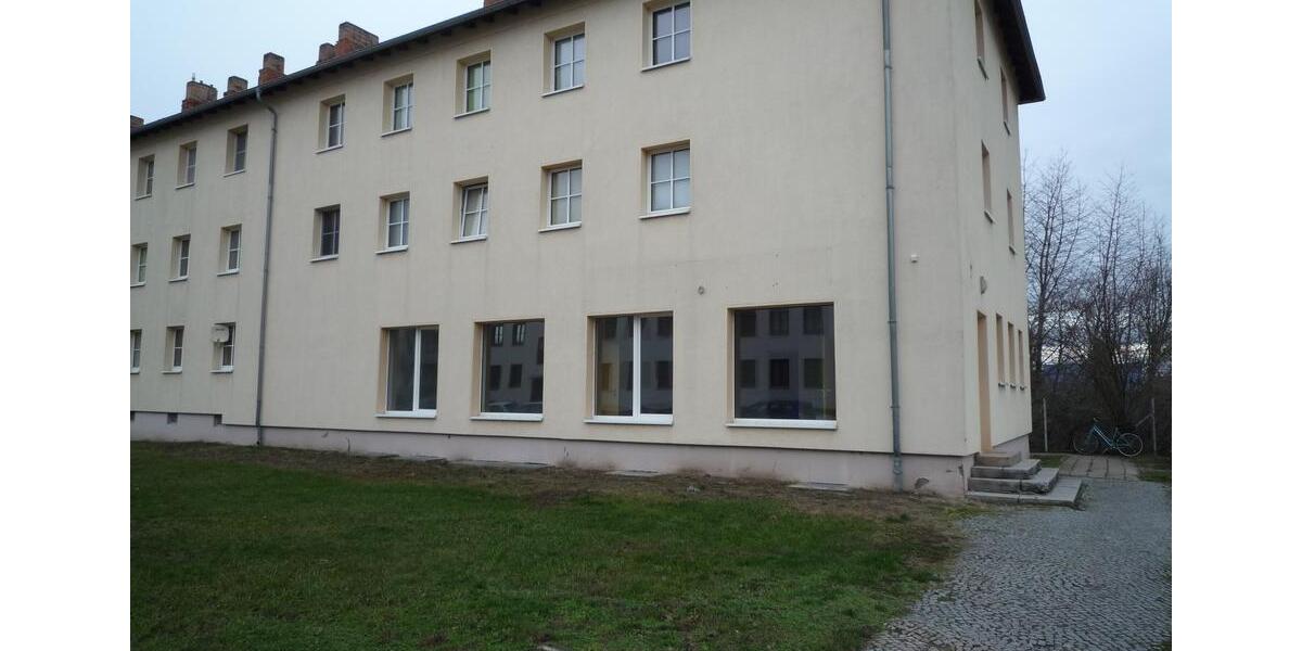 Praxis, Büro, Laden mit großen Schaufenstern in Cracau!!! Parkplätze vorhanden! zimmer