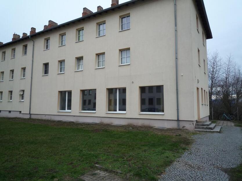 Praxis, Büro, Laden mit großen Schaufenstern in Cracau!!! Parkplätze vorhanden! zimmer