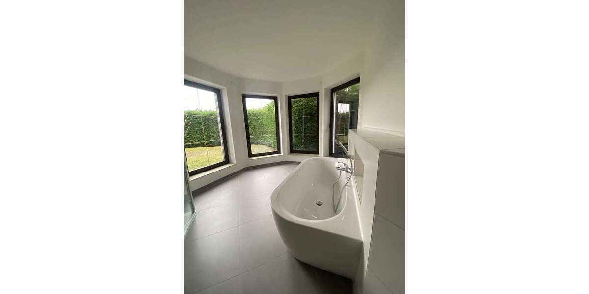 Wohnung zum Mieten in Magdeburg 1.450 € 136 m² 5 zimmer