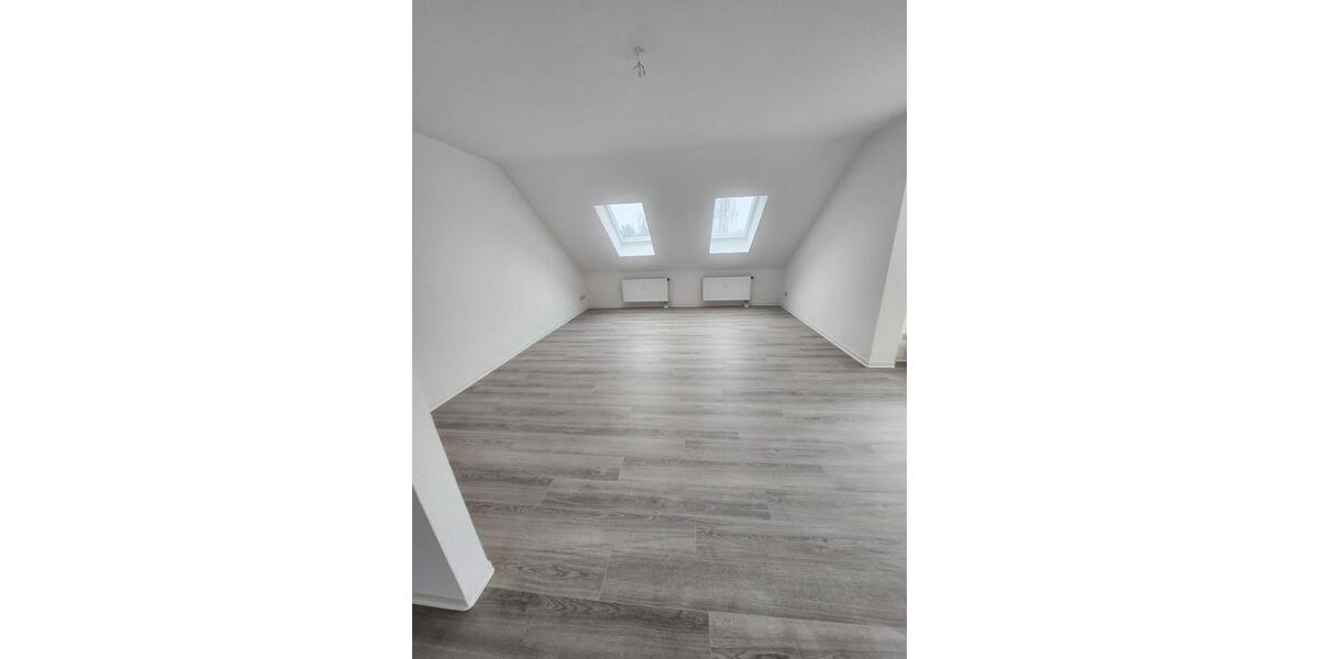 Dachgeschoßwohnung Egeln - 2 Zimmer, 72 m&sup2;, 400&euro; | Angebot:26163849