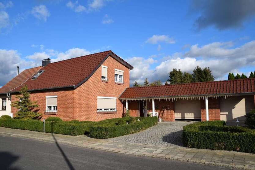 Haus zum Kaufen in Burg (bei Magdeburg) 390.000 € 212 m² 6 zimmer