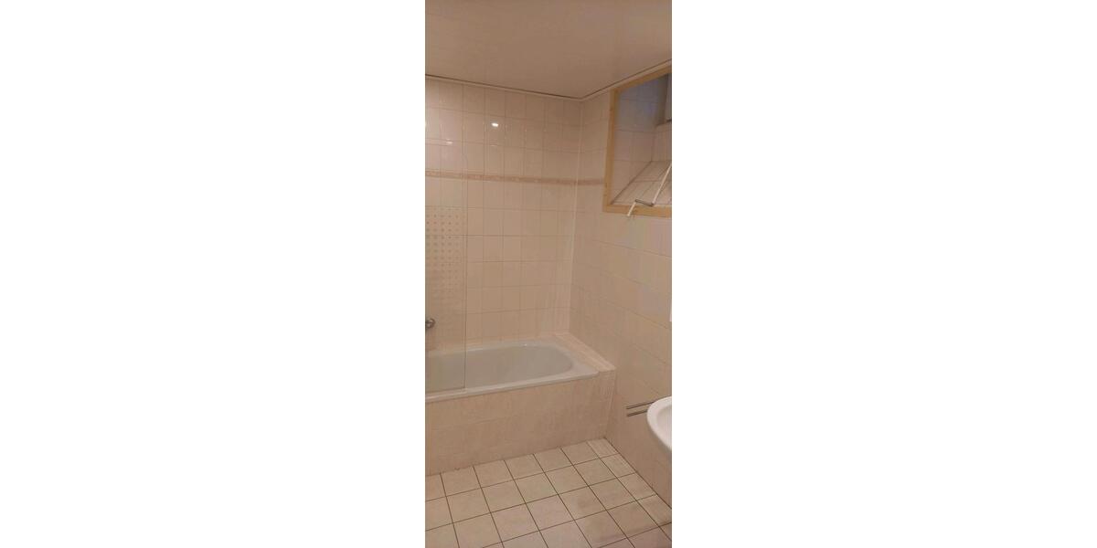 Erdgeschoßwohnung Oschersleben (Bode) - 4 Zimmer, 121 m&sup2;, 890&euro; | Angebot:26586333