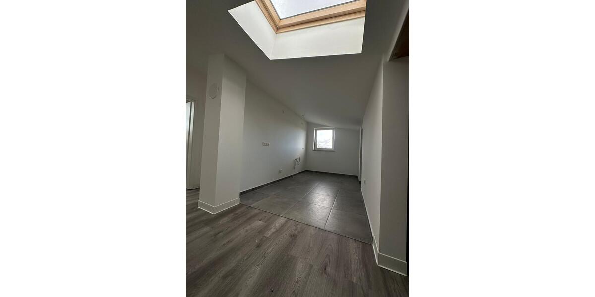 Dachgeschoßwohnung Magdeburg Großer Silberberg - 2 Zimmer, 70 m&sup2;, 700&euro; | Angebot:25551045