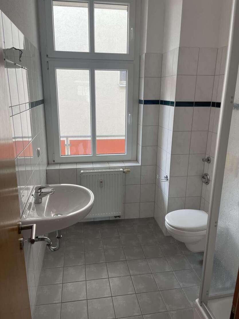 1 Zimmer-Wohnung mit Balkon und Küche *perfekt für Pendler, Azubis & Studenten* 1 zimmer