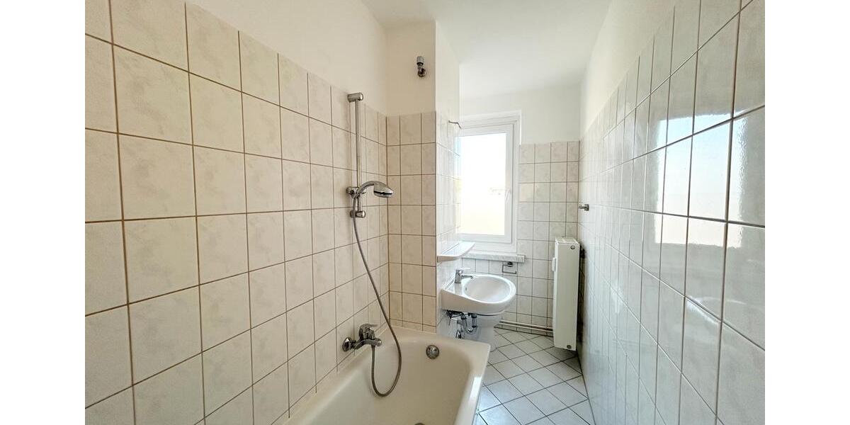 Dachgeschoßwohnung Magdeburg Nordwest - 3 Zimmer, 61 m&sup2;, 341&euro; | Angebot:24810970
