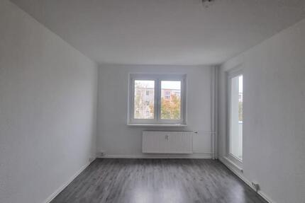 Familienwohnung in zentraler Lage! + 2 NKM sparen* zimmer