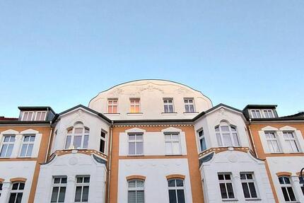 3-Raum-Wohnung mit Balkon und Einbauküche im 