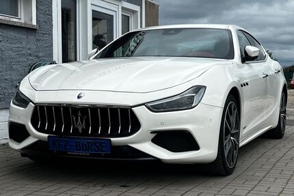 Maserati Ghibli 90.000 km 39.900 € Burg 39288