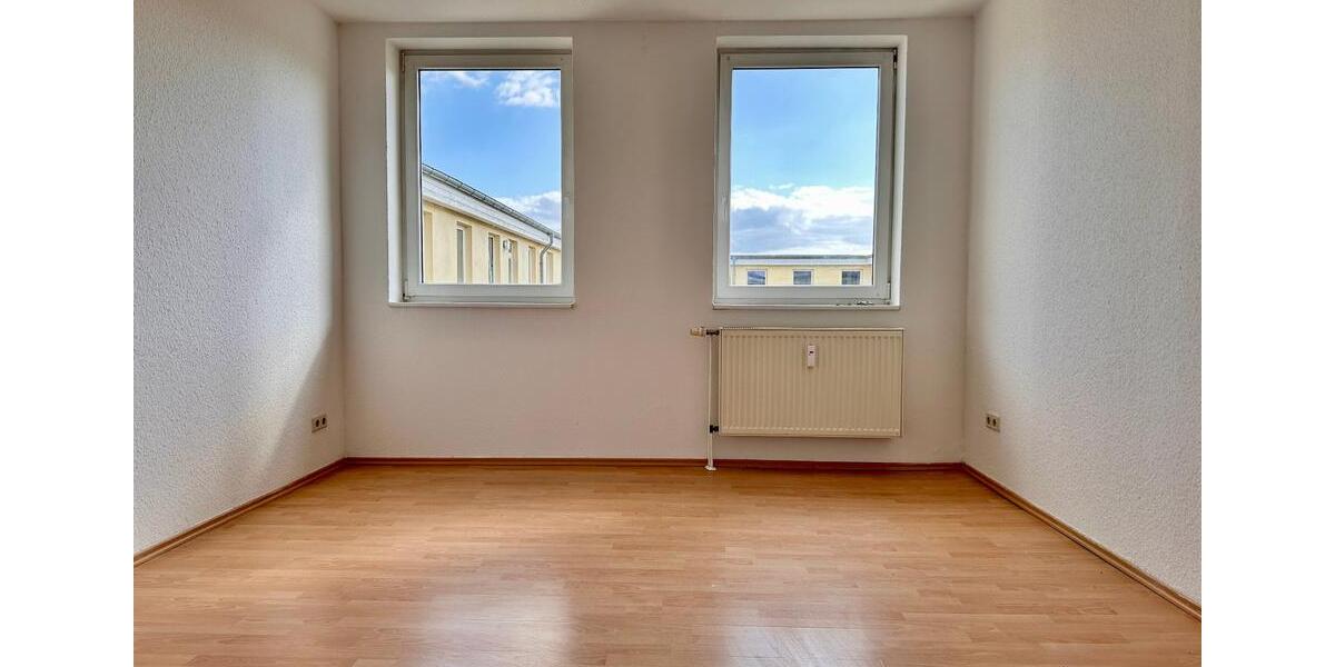 Dachgeschoßwohnung Magdeburg - 3 Zimmer, 76 m&sup2;, 420&euro; | Angebot:26465398