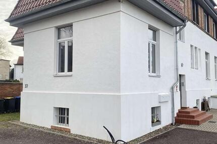 Idyllisches Wohnen in modernisierter Altbauwohnung! 3 zimmer