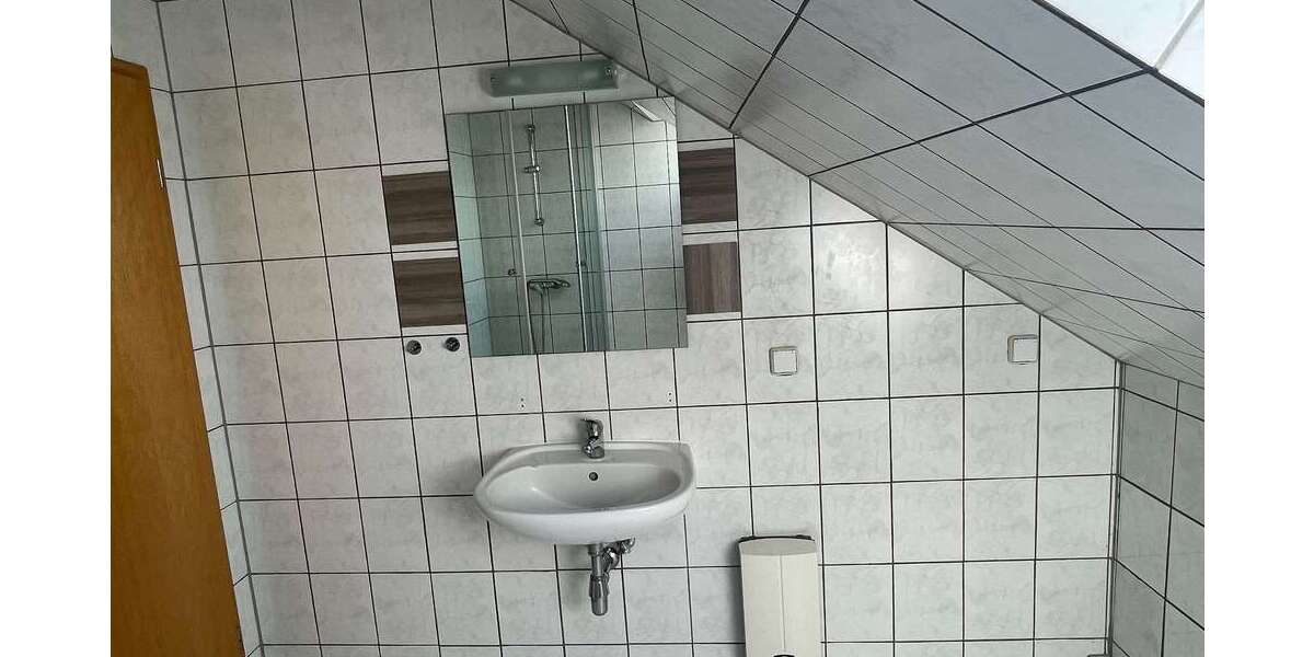 *** Tolle Dachgeschosswohnung direkt bezugsfertig, 2er WG geeignet *** mit Einbauküche - Dachgeschoßwohnung Magdeburg Neue Neustadt | Angebot:8125640