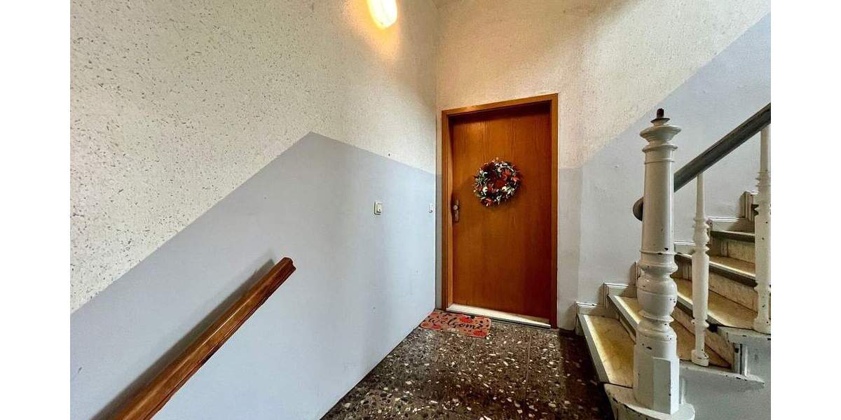 Vollvermietetes Mehrfamilienhaus mit Garagen zimmer