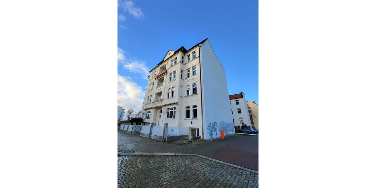 Selbst streichen und kaltmietfreie Zeit sparen - Große 4-RW - Balkon – 2 neue Bäder 4 zimmer